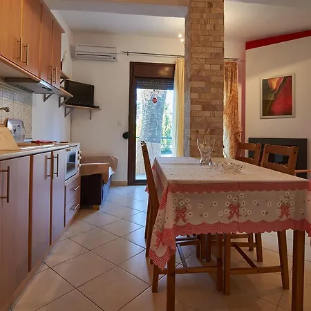 Daire Afroditis House