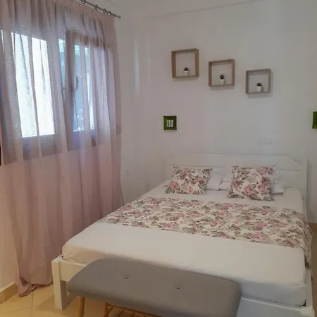 Apartment Afroditis House
