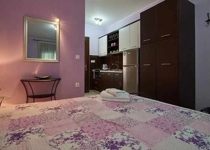 Afroditis House *